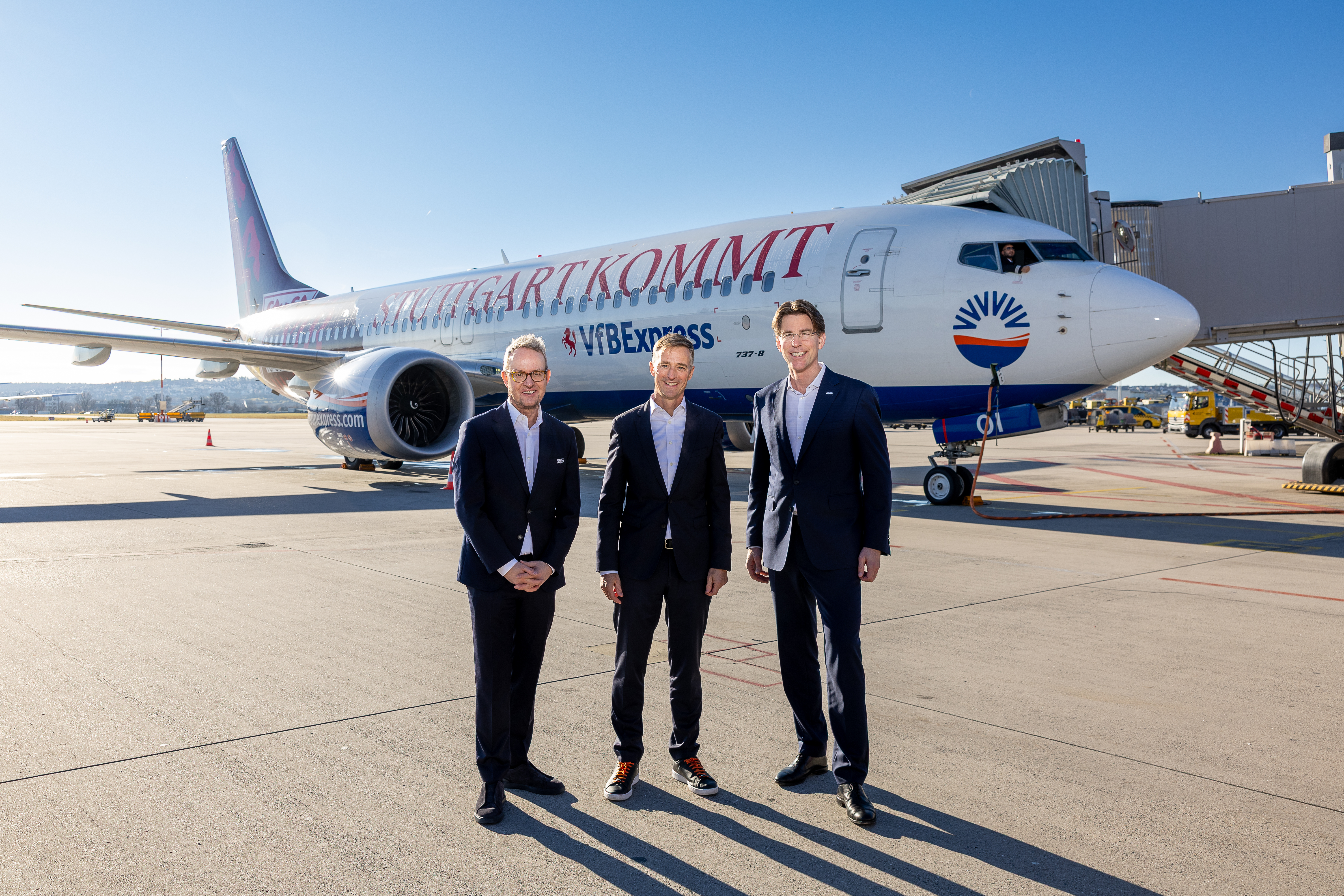 Der VfBExpress landet erstmals am Flughafen Stuttgart  
